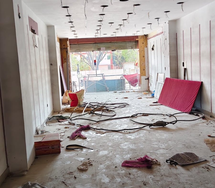 Prime Commercial Showroom Space for Rent