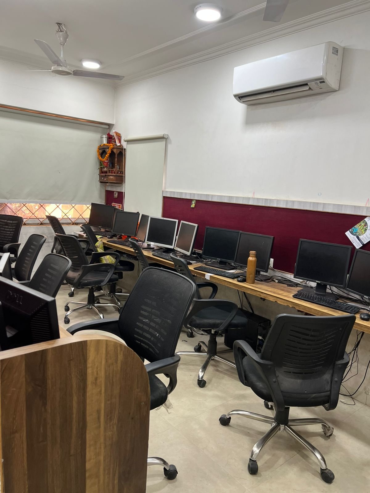IMG-20251028-WA0079 – Copy – Copy Premium Furnished Office Available for Rent