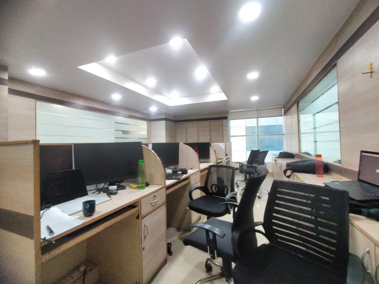 Spacious and Well-Maintained Furnished Office for Rent
