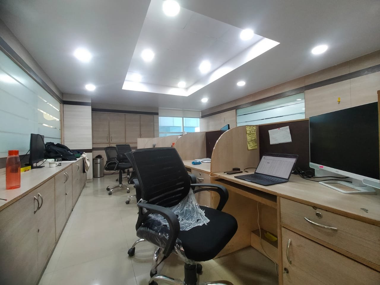 Spacious and Well-Maintained Furnished Office for Rent