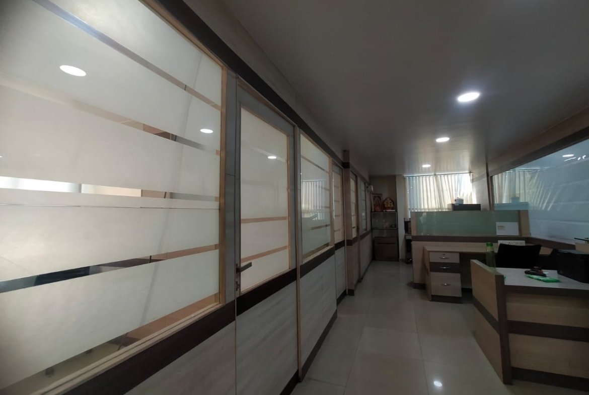 Spacious and Well-Maintained Furnished Office for Rent