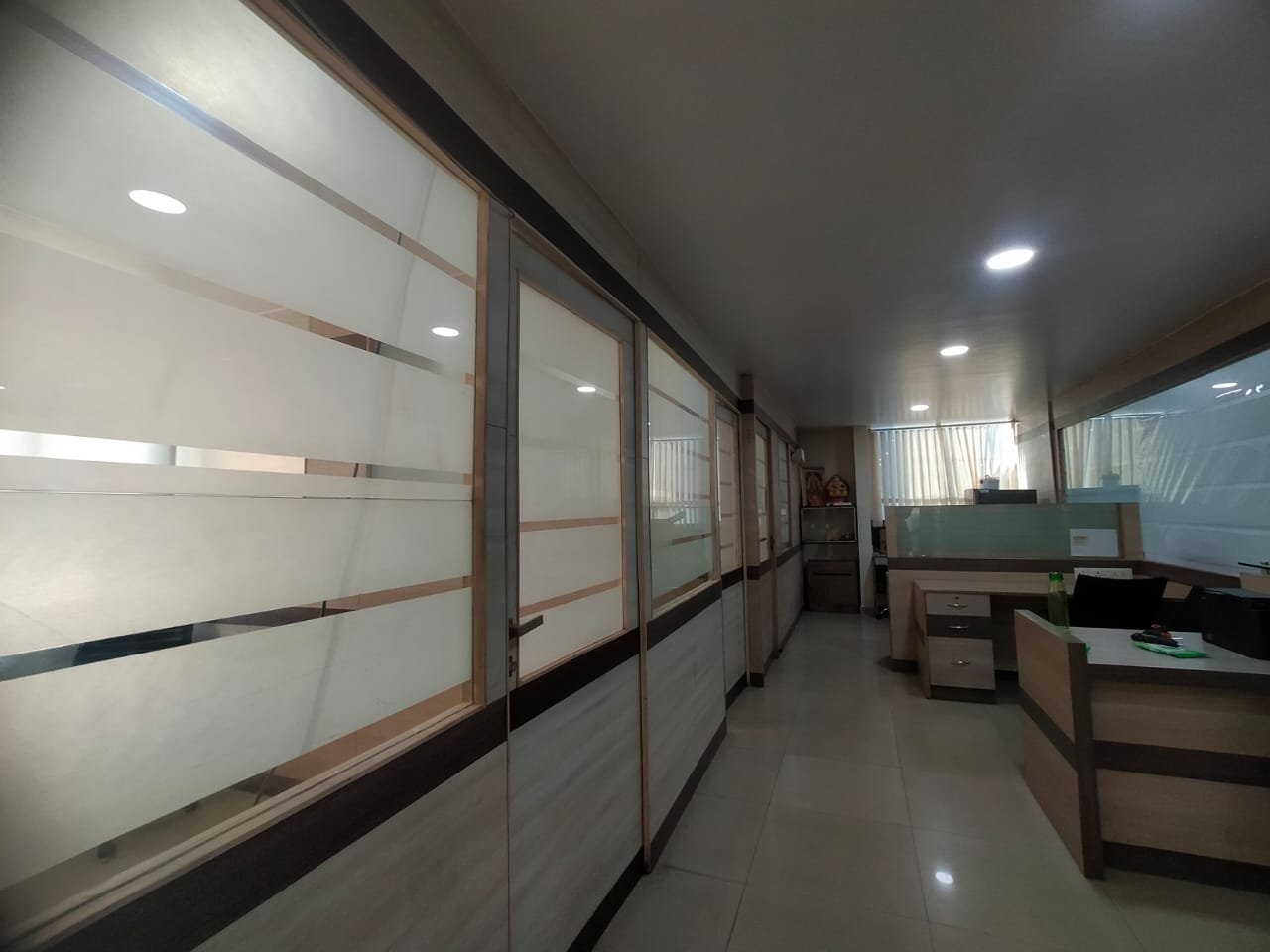 Spacious and Well-Maintained Furnished Office for Rent