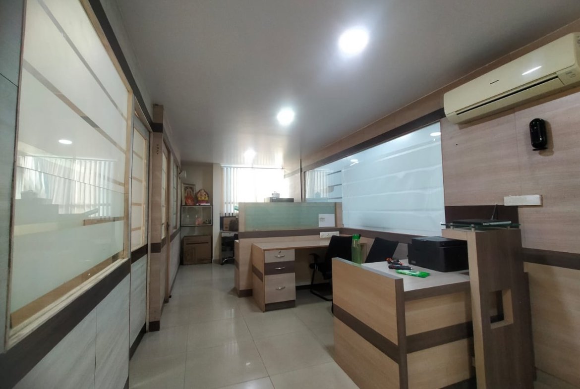 Spacious and Well-Maintained Furnished Office for Rent
