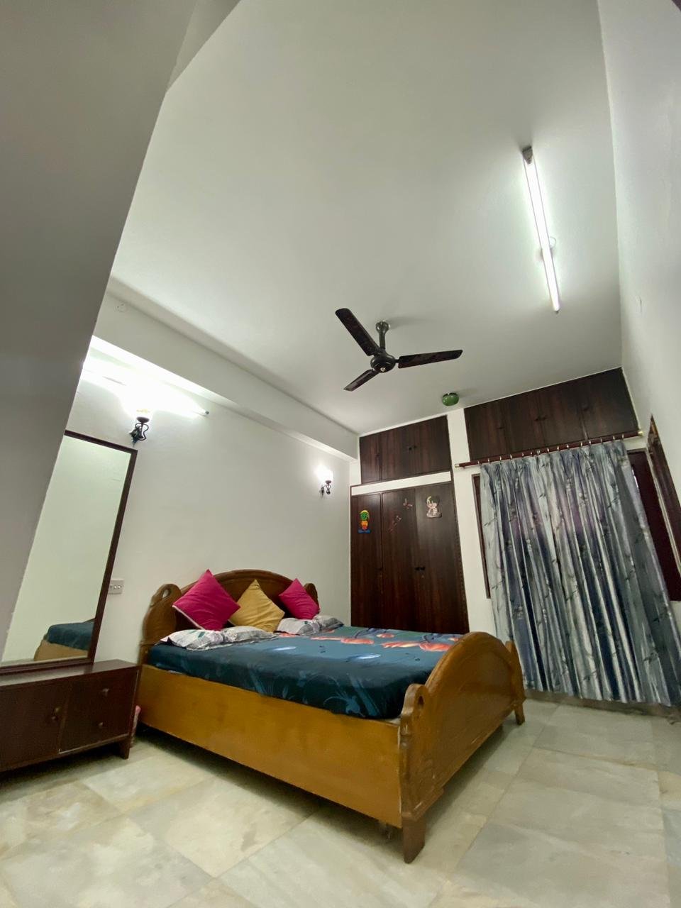 Spacious 3 BHK Furnished Flat for Rent