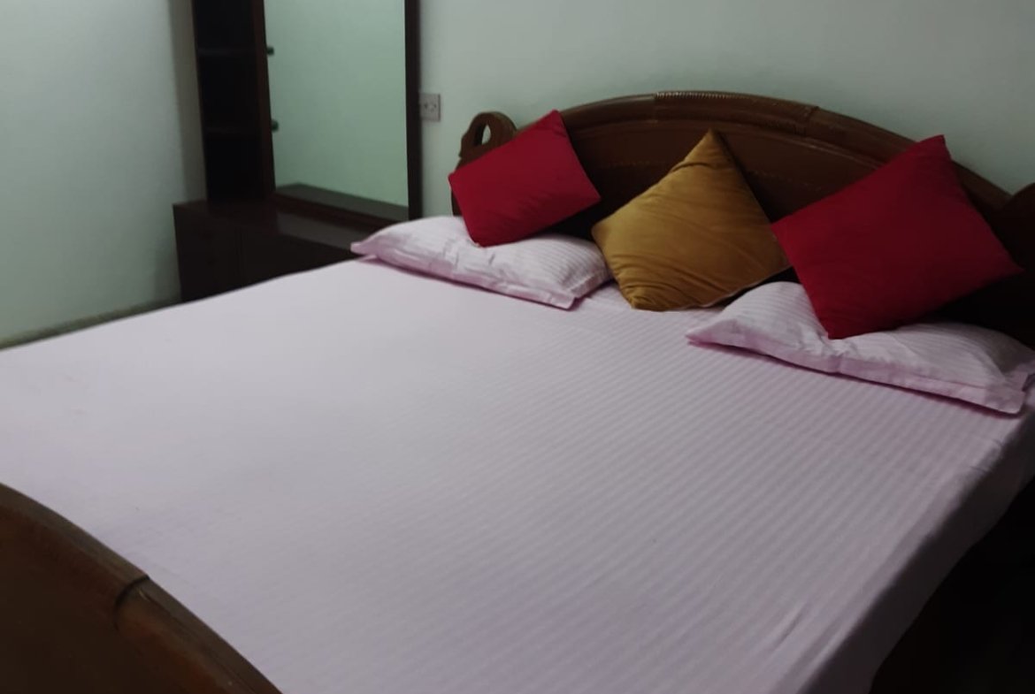Spacious 3 BHK Furnished Flat for Rent