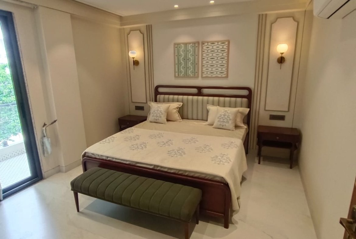 Luxury 4 BHK Furnished Flat for Sale