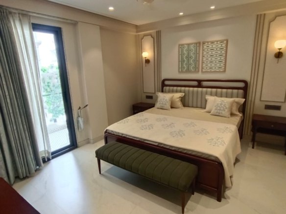 Luxury 4 BHK Furnished Flat for Sale