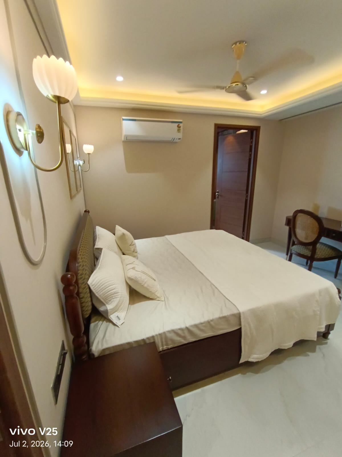 Luxury 3BHK Furnished Flat for Sale