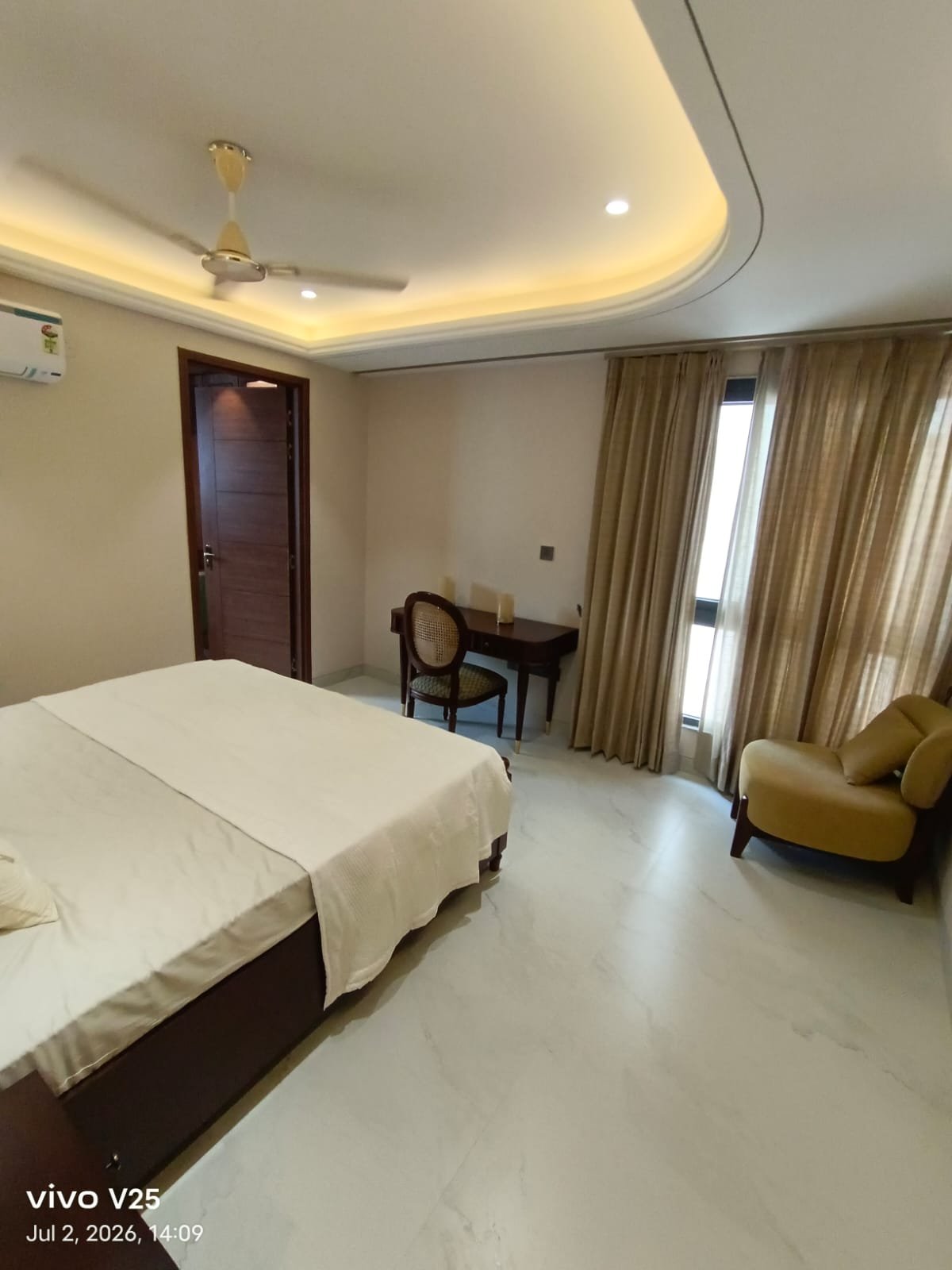 Luxury 3BHK Furnished Flat for Sale