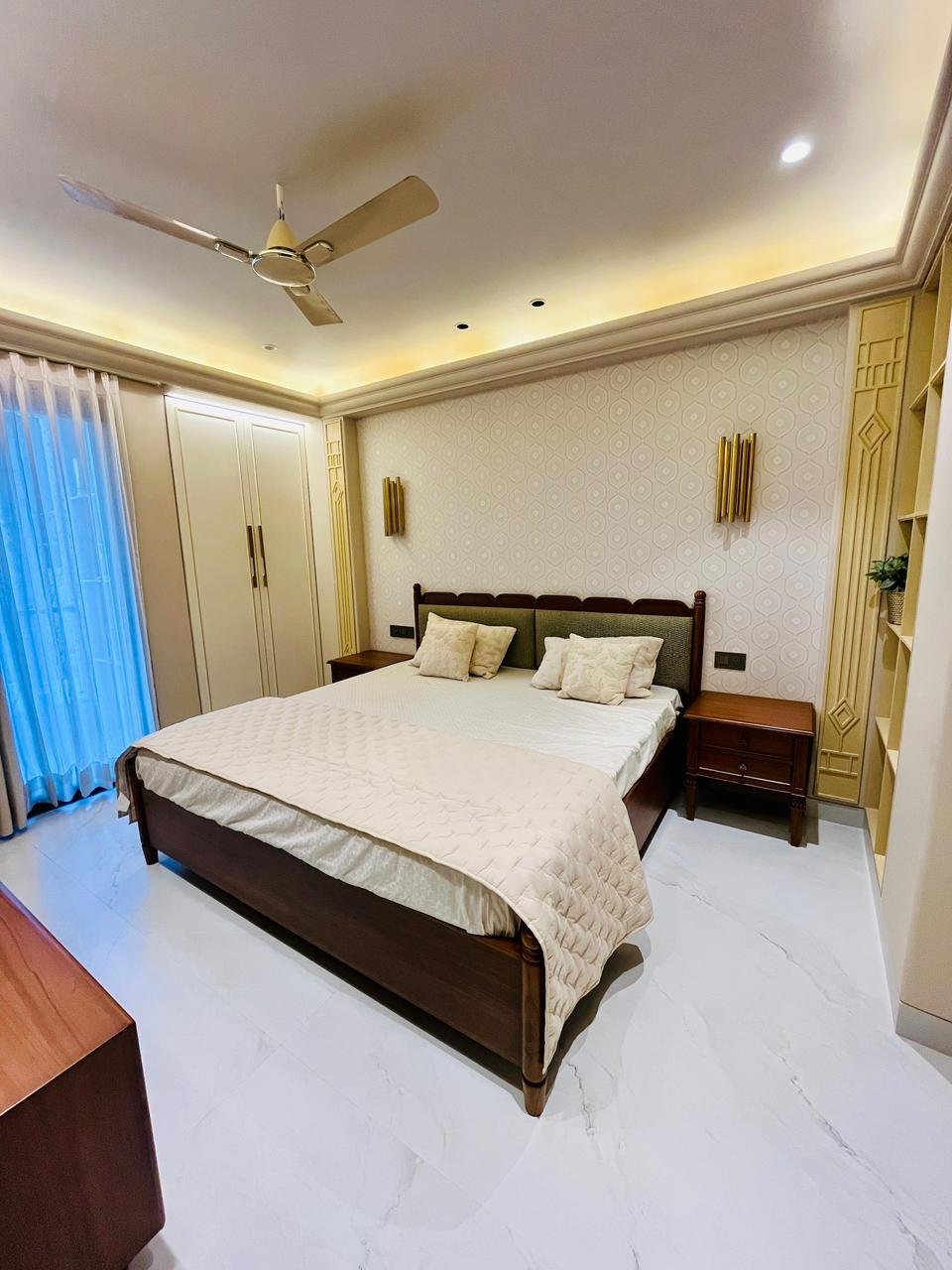 Luxury 3BHK Furnished Flat for Sale