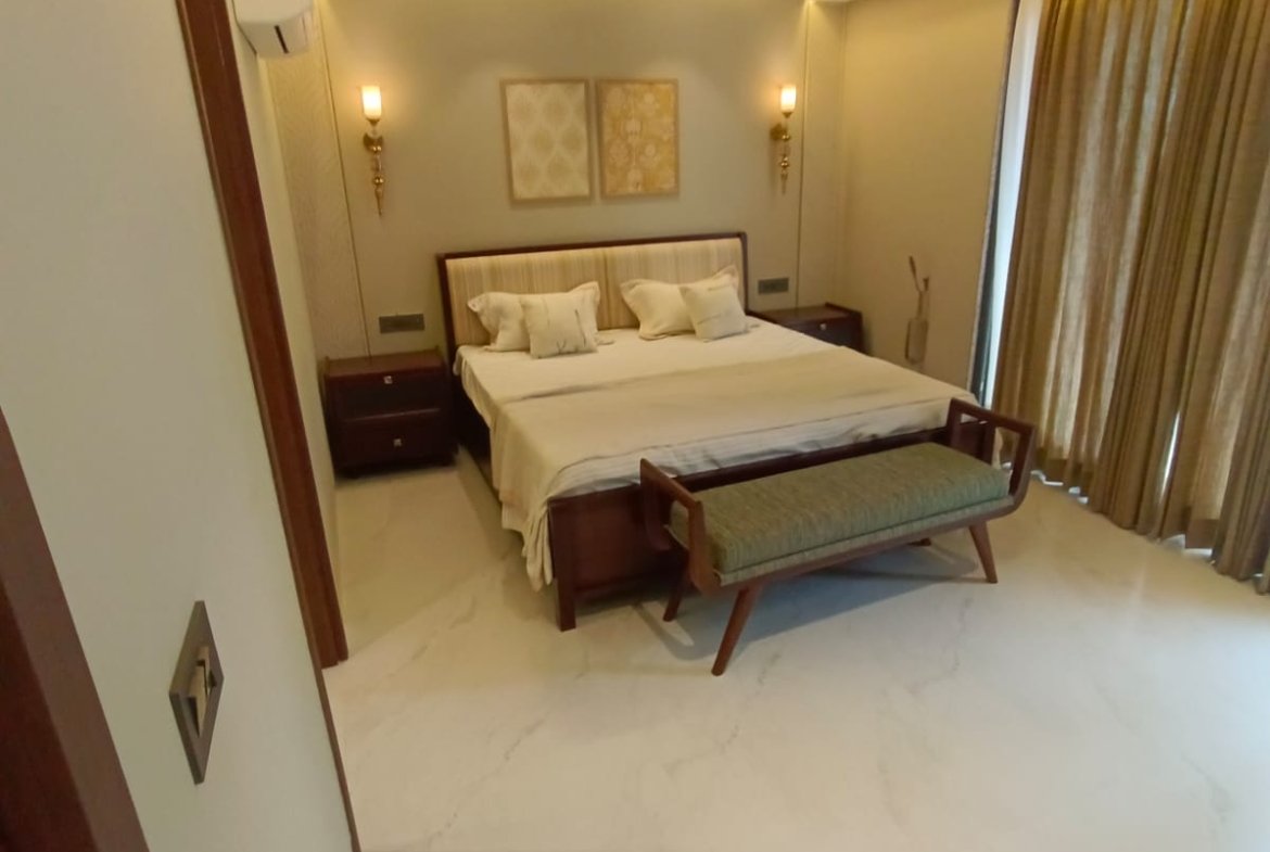 Luxury 3BHK Furnished Flat for Sale