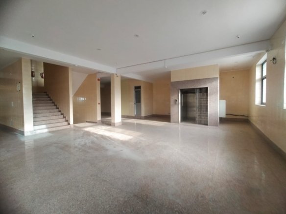 Spacious Warehouse for Rent