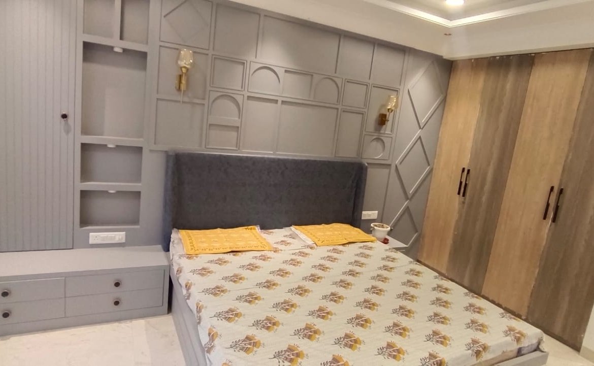 Luxury 4BHK Furnished Flat for Sale