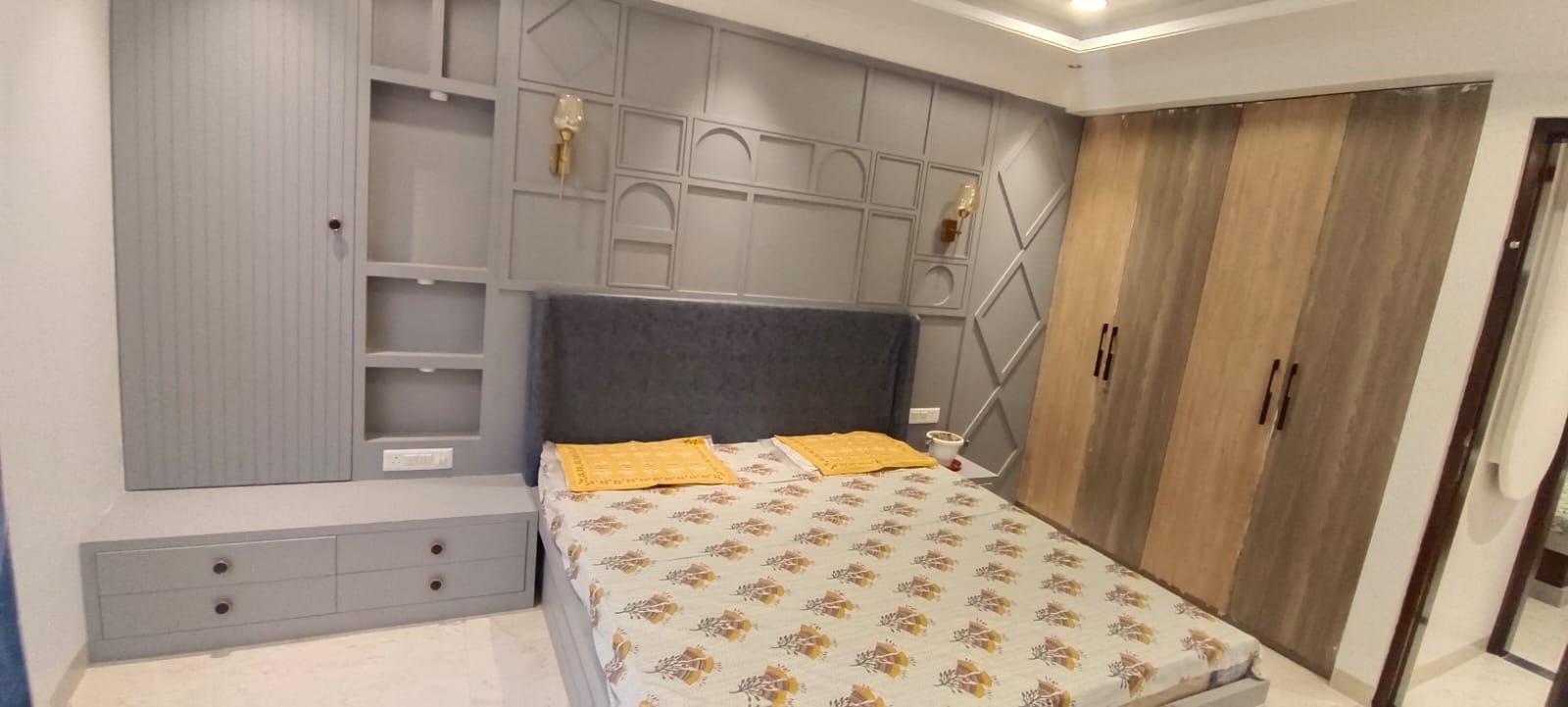 Luxury 4BHK Furnished Flat for Sale