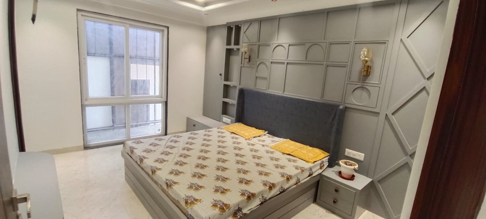 Luxury 4BHK Furnished Flat for Sale