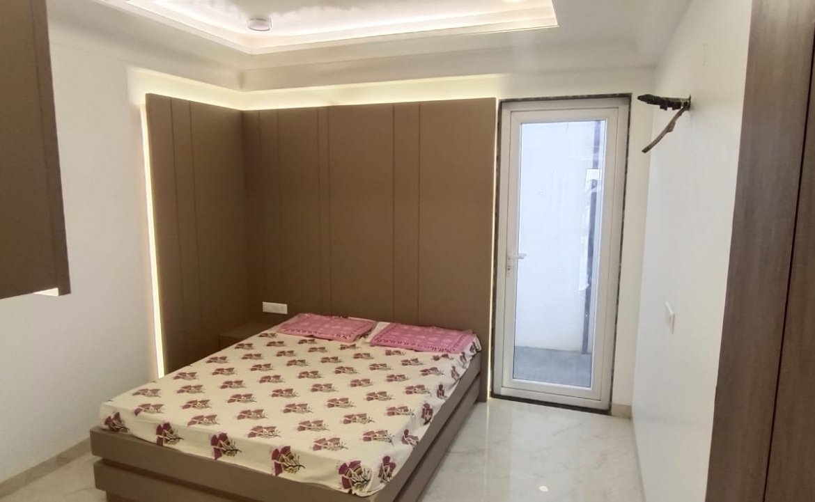 Luxury 4BHK Furnished Flat for Sale
