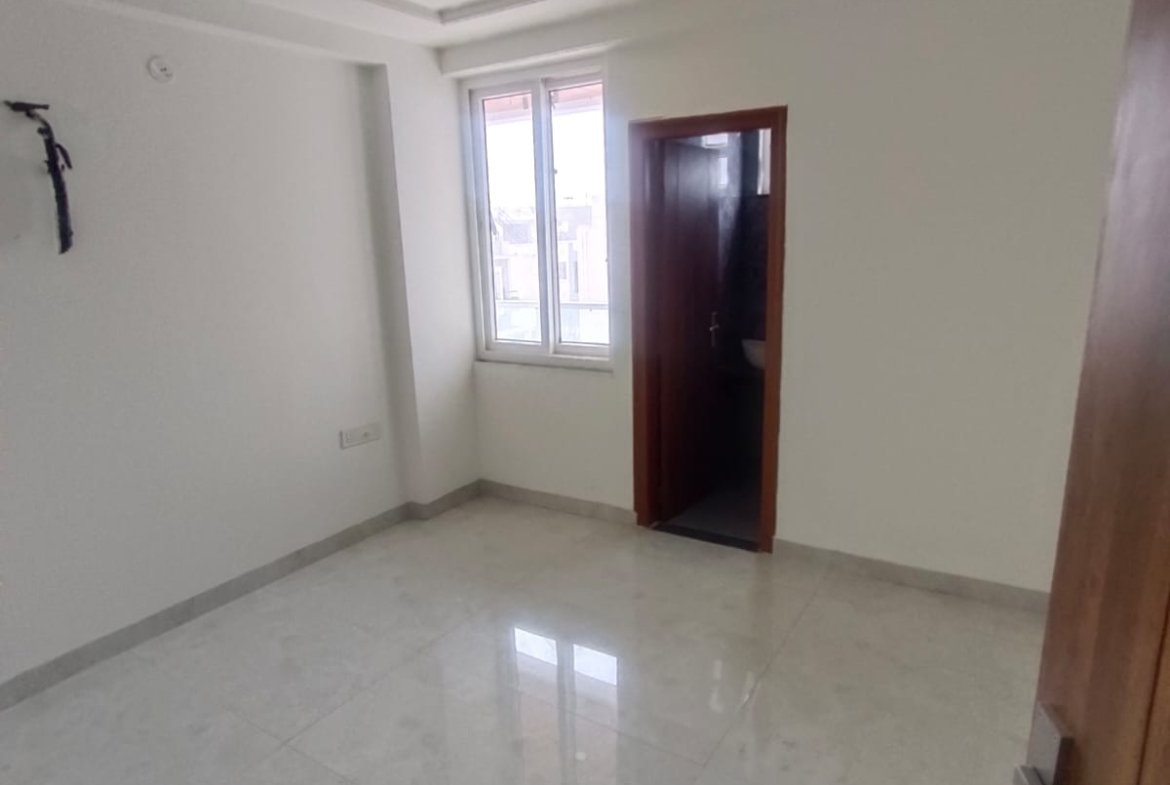 Premium 4 BHK Flat for Rent