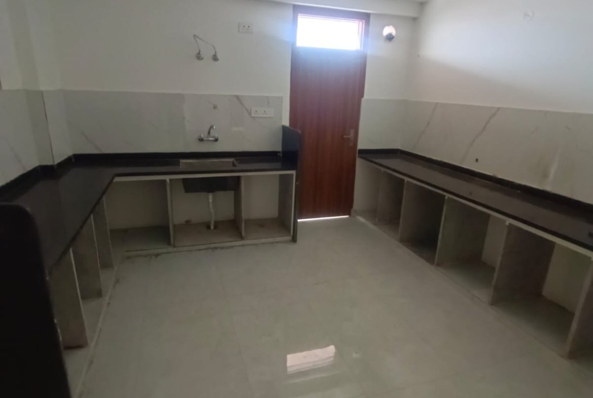 Premium 4 BHK Flat for Rent