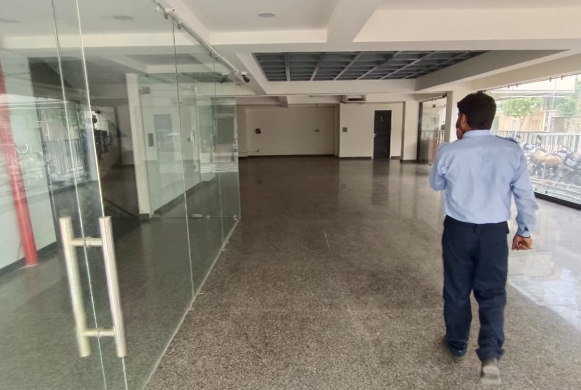 Showroom Space for Rent