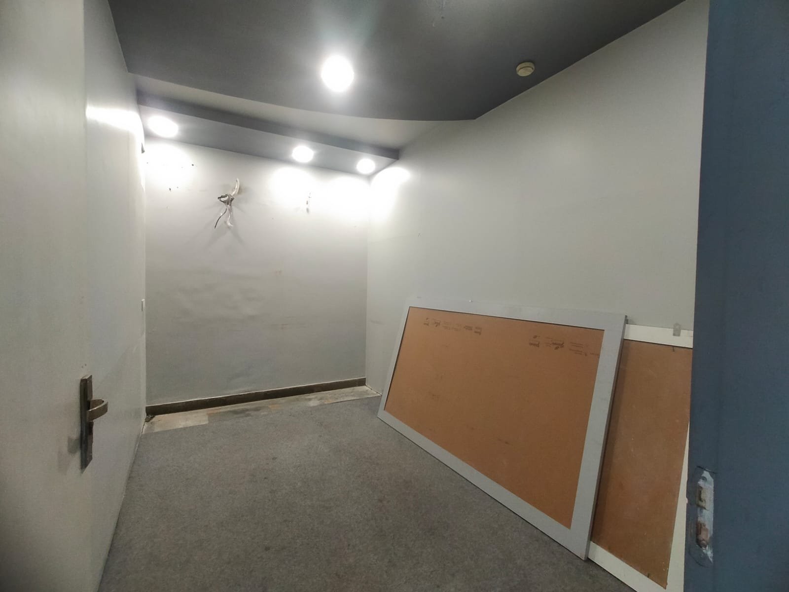 Showroom Space for Rent in Gopalpurabypass