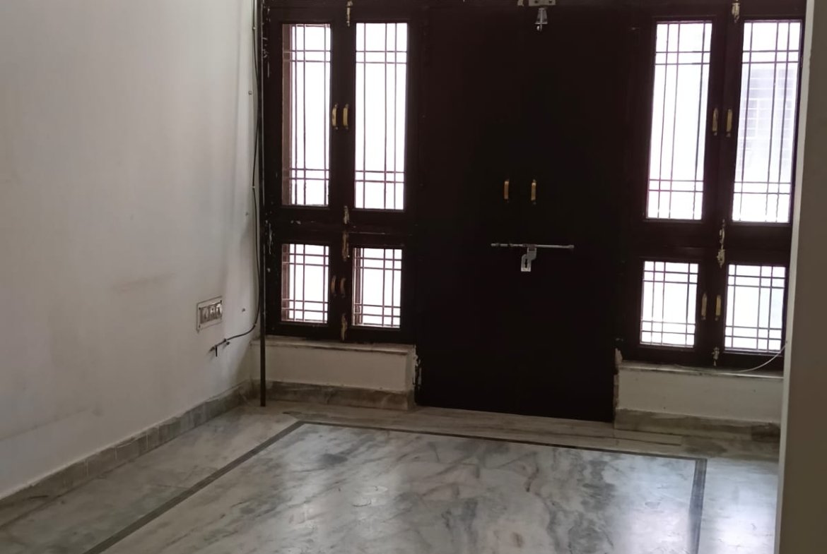 Premium 2 BHK Flat for Rent in mansarovar