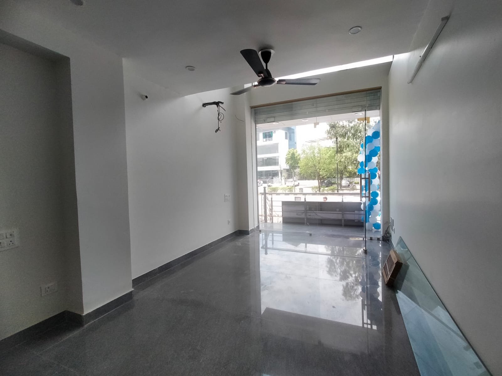 Premium Showroom for Rent