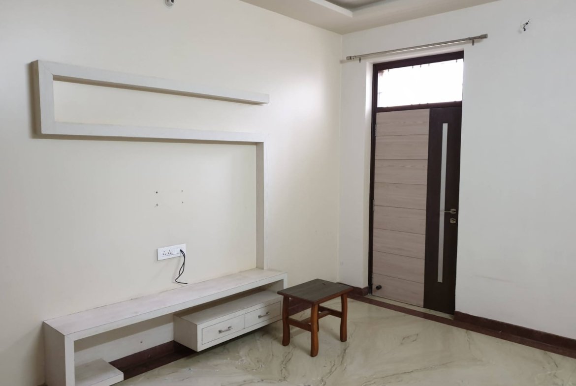 Luxury 3BHK Furnished Flat for Rent