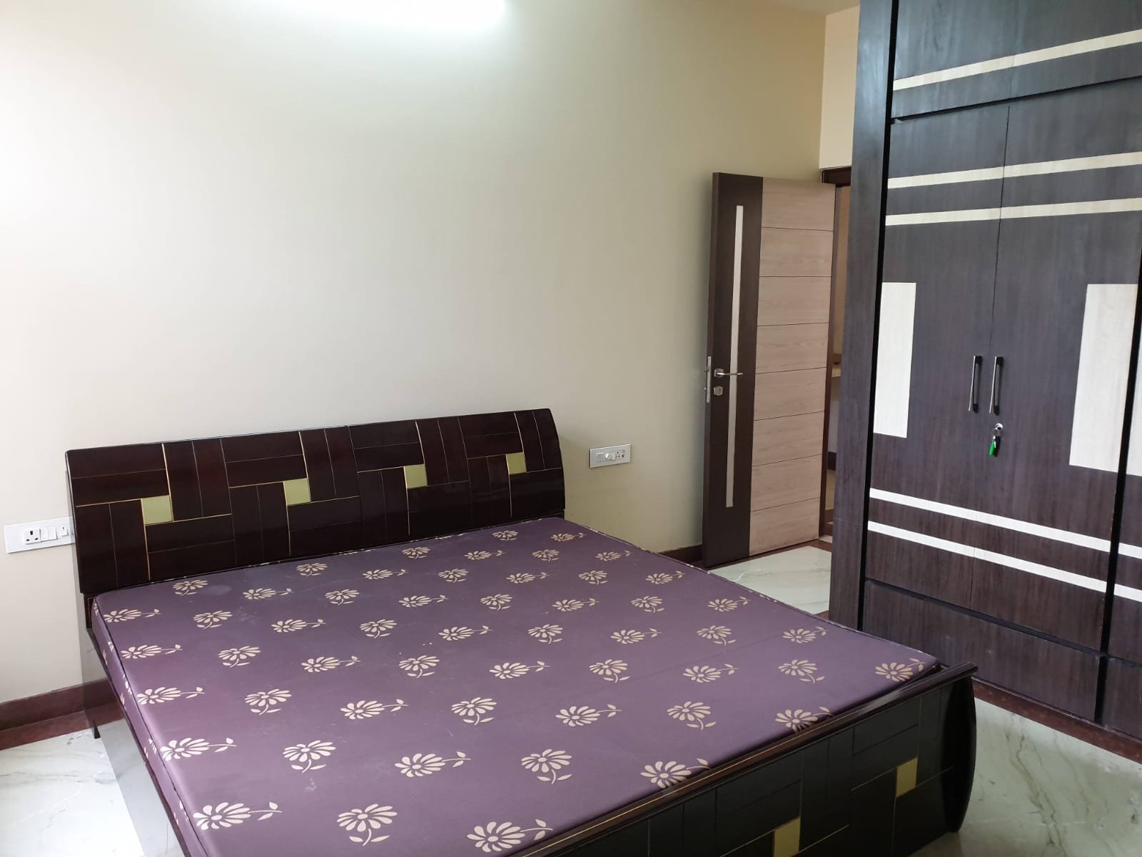 Luxury 3BHK Furnished Flat for Rent