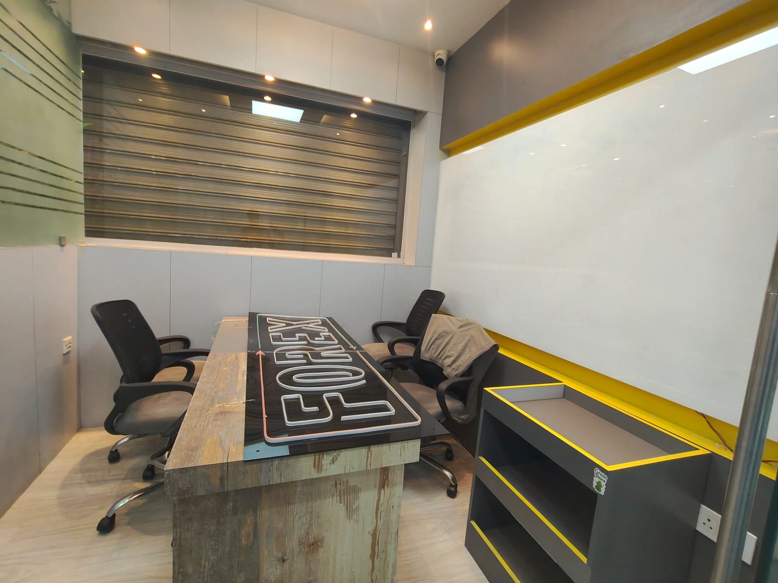 WhatsApp Image 2026-10-14 at 12.35.00 PM Luxury Furnished Office For Rent