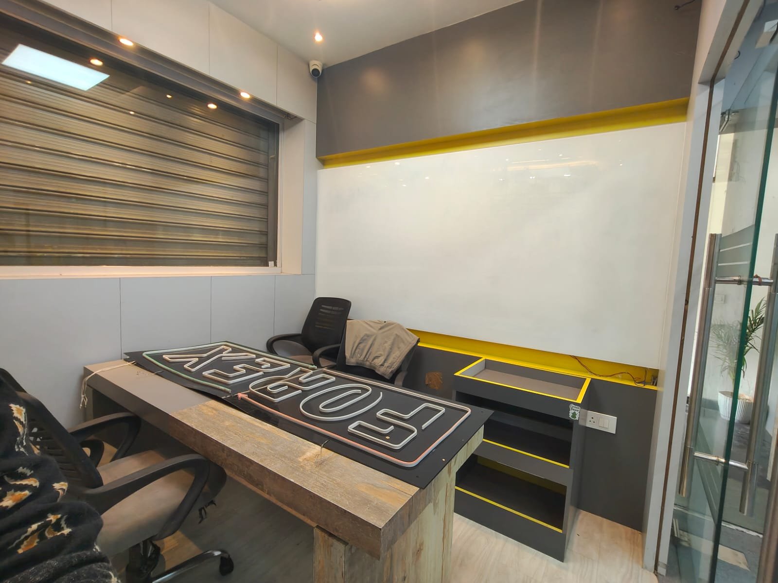 WhatsApp Image 2026-10-14 at 12.35.01 PM Luxury Furnished Office For Rent