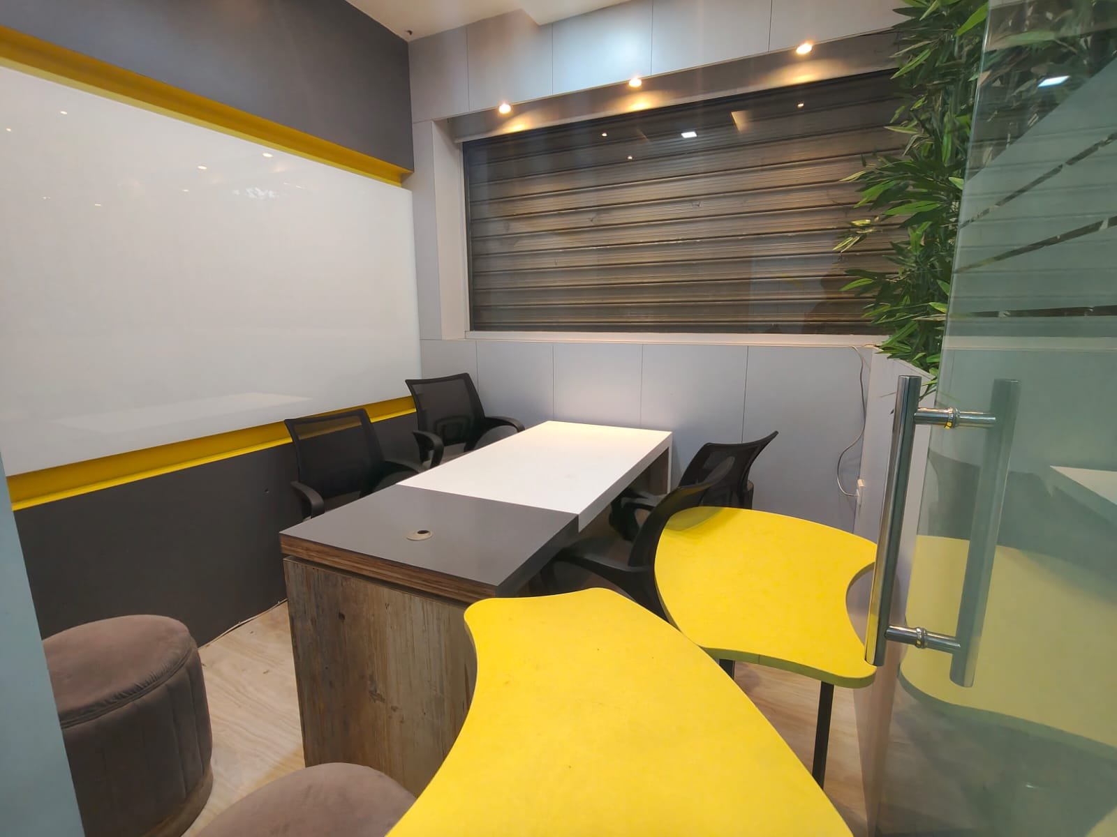 WhatsApp Image 2026-10-14 at 12.35.02 PM Luxury Furnished Office For Rent