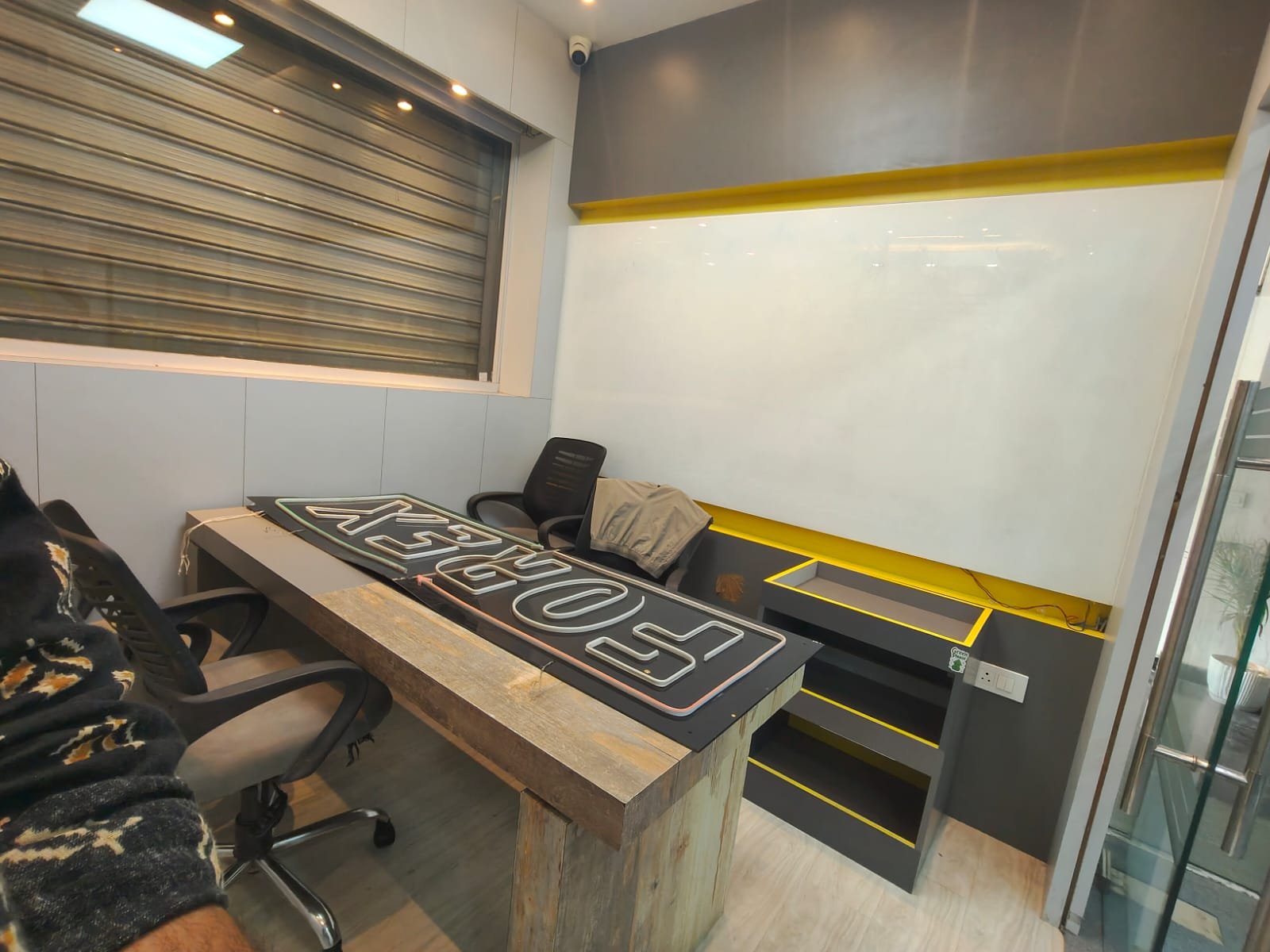 WhatsApp Image 2026-10-14 at 12.36.27 PM Luxury Furnished Office For Rent