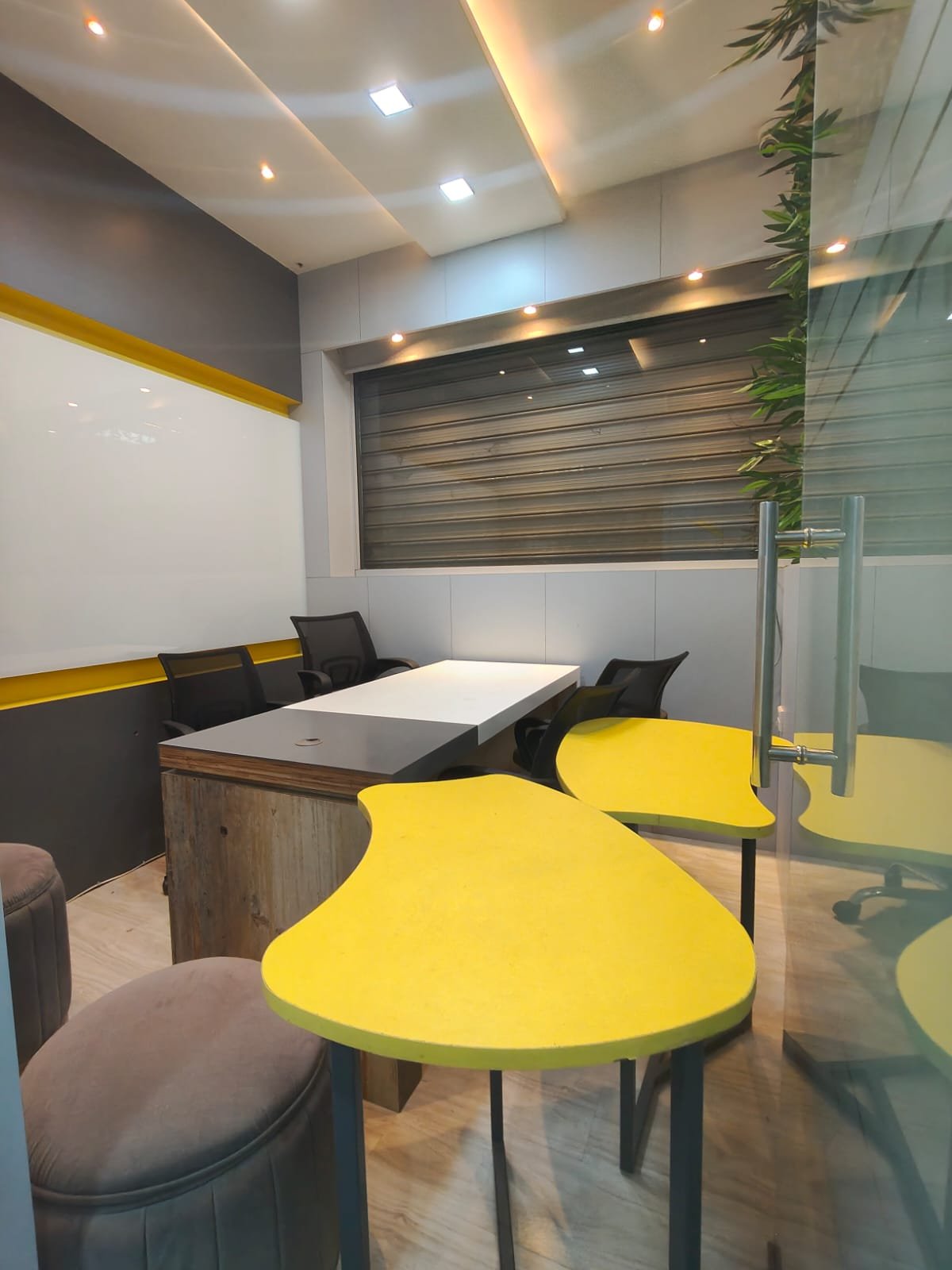 WhatsApp Image 2026-10-14 at 12.36.31 PM Luxury Furnished Office For Rent