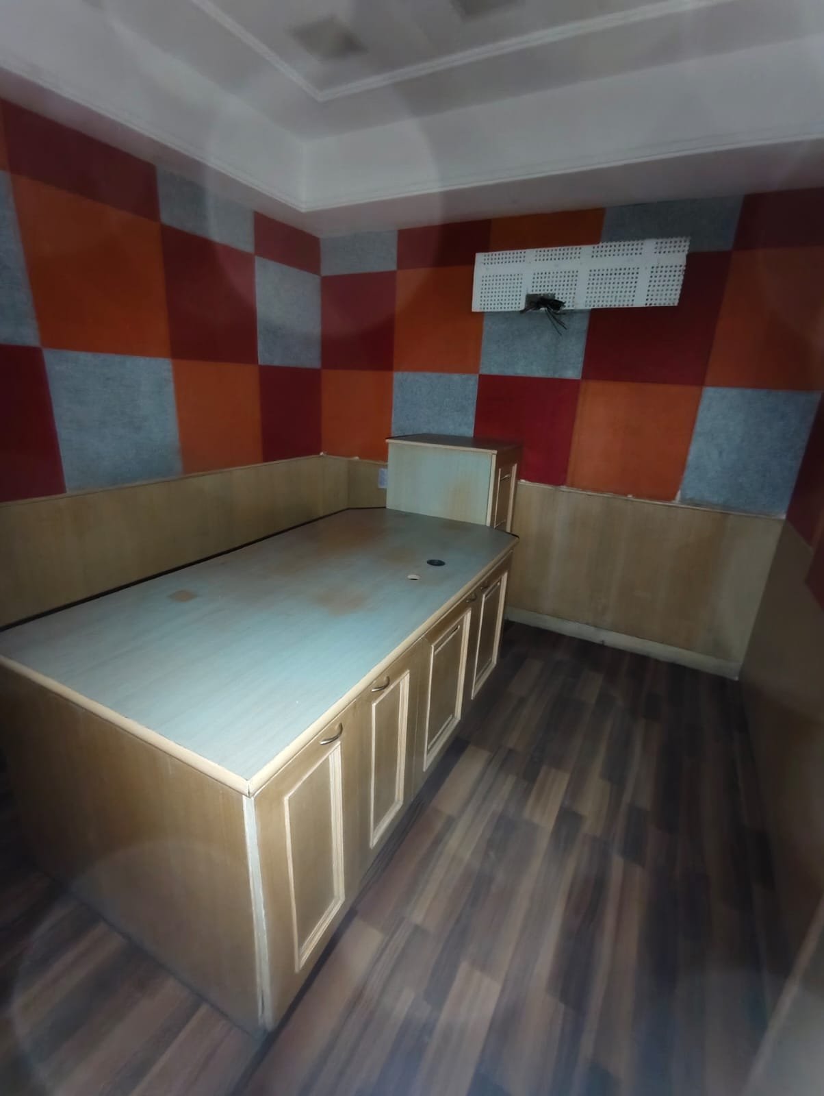 Fully Furnished Office Available For Rent