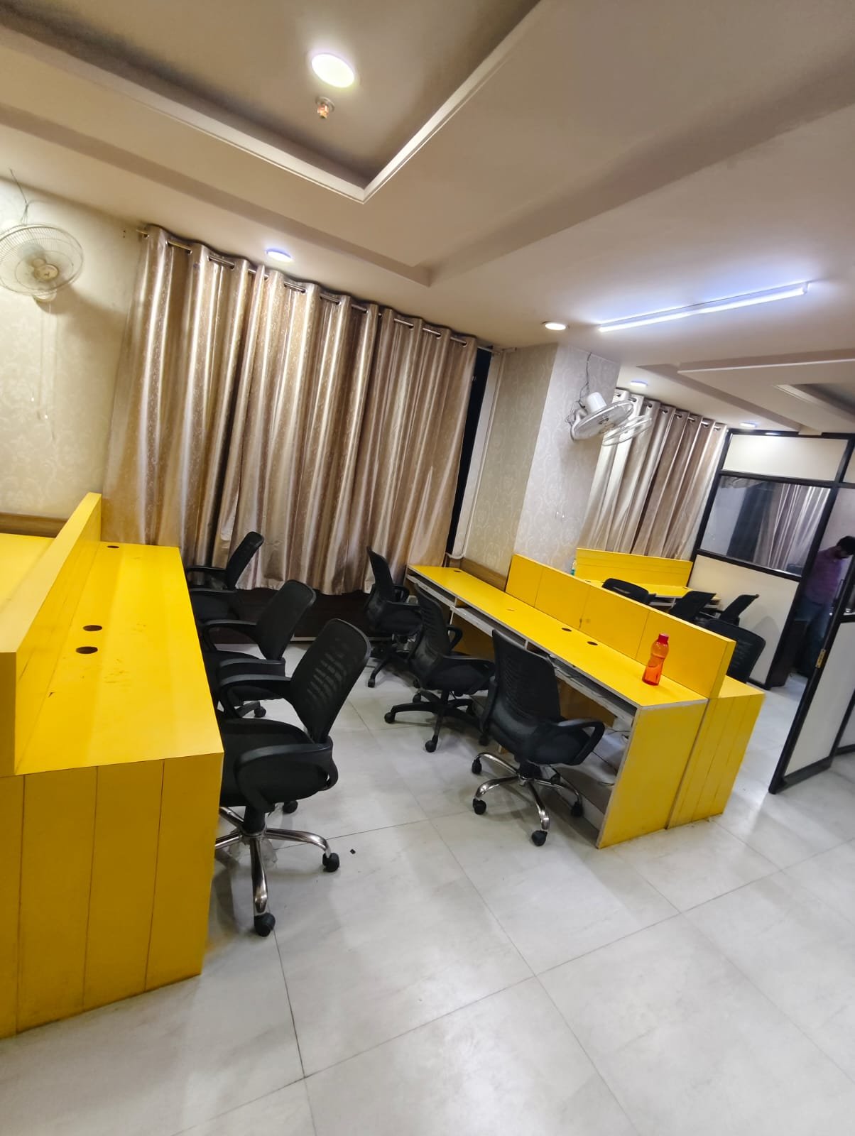 Fully Furnished Office Available For Lease
